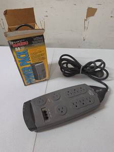 lot 875 image: Malibu 88 Watts Low Voltage Transformer Power Pack