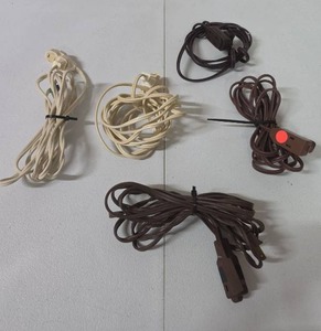 lot 878 image: Lot of 5 Electrical Cords with Plugs