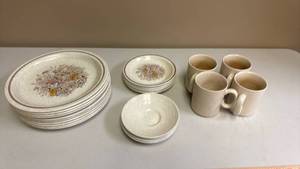lot 410 image: Vintage Homespun by Churchill Stonecast Stoneware Dinnerware Set