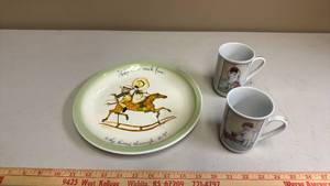 lot 416 image: Vintage Holly Hobbie Ceramic Plate and 2 Mugs - all depicting scenes with children