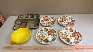 lot 419 image: Decorative Plates and Bowl Lot - 4 Autumn Leaf Plates, Yellow Ceramic Chick Bowl and Square Decorative Plate