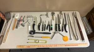 lot 442 image: Kitchen Knives and Utensils