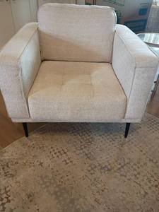 lot 901 image: Ashley Furniture Upholstered Chair.  31 x 35 x 36.   Seat 23 x 24.   Matches lot 900