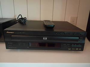 lot 904 image: Pioneer DVD Player