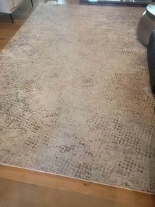 lot 908 image: Area Rug.  7ft 10in  X 10ft 10in.