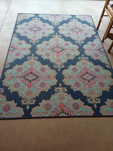 lot 923 image: Area Rug.  7ft 6in. X 5ft 3in