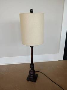 lot 925 image: 34in tall Table Lamp