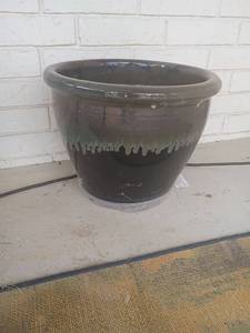 lot 936 image: Flower Pot.  12 x 15