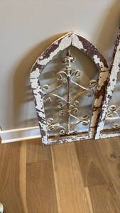 lot 1017 image: Decorative wall decor bigger one is 42x17