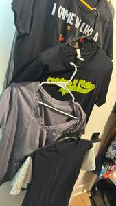 lot 1213 image: Womens tshirts