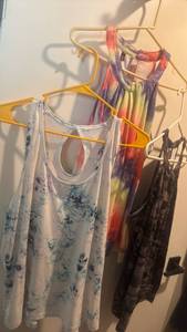 lot 1216 image: Lot of 3 Womens Tank Top Sleeveless Shirts size xl