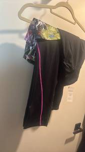 lot 1218 image: Workout leggings size m