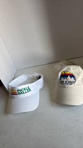 lot 1232 image: Hat and visor
