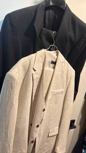 lot 1244 image: Suits size l with pants