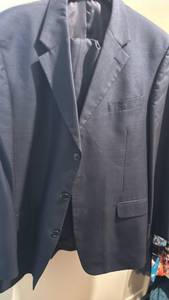 lot 1245 image: Suit with pants and blazer