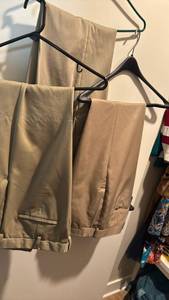lot 1249 image: Mens slacks size 34x32