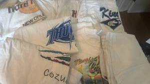 lot 1258 image: Souvenir tshirts size L