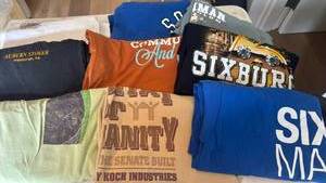 lot 1261 image: Tshirts size xl and 2x