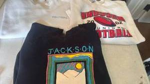 lot 1263 image: Crew necks size L and Xl