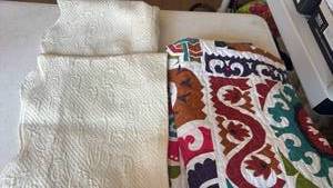 lot 1271 image: Pillow shams