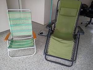 lot 2000 image: Anti Gravity Chair with Side Table with Cup Holder and Beach Chair