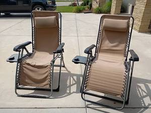 lot 2001 image: 2 Anti Gravity Chairs with Side Table and Cup Holder