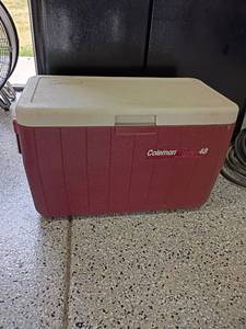 lot 2003 image: Coleman Cooler