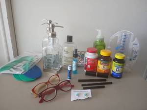 lot 2102 image: Bathroom Items.   Soap, Soap Dispensers, Make Up, Reading Glasses, 2.50 and More