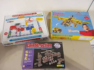 lot 2115 image: Snap Circuits Jr., Modern Engineer and CoinStruction.  Modern Engineer appears new