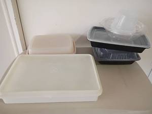 lot 2206 image: Tupperware and Miscellaneous Food Storage Containers.  The larger Tupperware lid is cracked