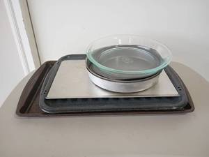 lot 2207 image: Baking Sheet Pans, Broiler Pan and Cake Pans