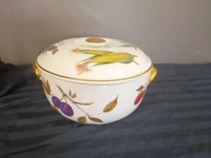 lot 2222 image: Royal Worcester Fine Porcelain Oven to Table Ware