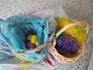 lot 2235 image: Easter Items.