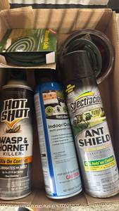 lot 2338 image: Pest Control Spray Lot Hot Shot Wasp Hornet  Spectracide Ant Shield fert-lome