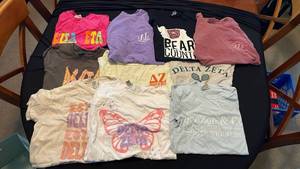 lot 7110 image: Lot of 11 Graphic T-Shirts Delta Zeta Moms Weekend Greek Life Sized Medium