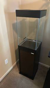 lot 70753 image: Fish tank 15 gal with Black Base and Top 24x24x60