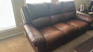 Flexsteel Brown Leather Reclining Sofa/ Loveseat/ Recliner with Pillow Back. Sofa: 86x31x36Loveseat: 67x31x36Recliner:42x31x36