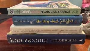 lot 70769 image: 4 Books Nicholas Sparks, Ali Benjamin, Neale Donald Walsch, Jodi Picoult