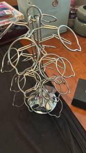 lot 70781 image: Vue Rotating Mug Tree Stand 6 Cup Holder
