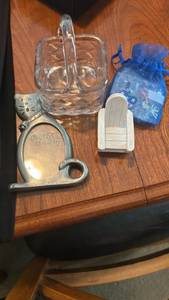 lot 70788 image: Pewter Dreams Cat Photo Frame, Glass Basket, Mini Chair Figurine & Bead Lot