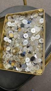 lot 70818 image: Handcrafted by the Men of Tha Buttons Lot Gold Box