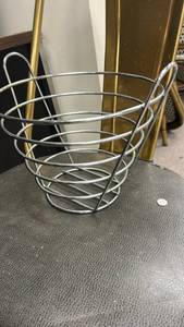 lot 70819 image: (4) Wire Basket with Handles Approximately 10 inches tall