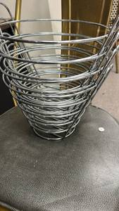 lot 70821 image: (4) Chrome Wire Basket with Handles 10 inch Tall
