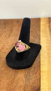 lot 7078 image: Vintage 18K GE Gold Plated Pink Austrian Crystal & Clear Accents Ring sz 7