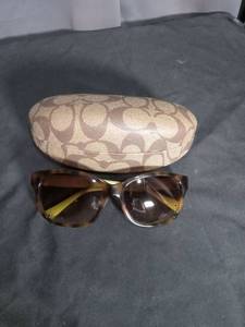 Coach Sunglasses Tortoiseshell Frame Yellow Temples