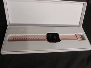 lot 7134 image: Letsfit Smart Watch PinkGolden Health Tracker