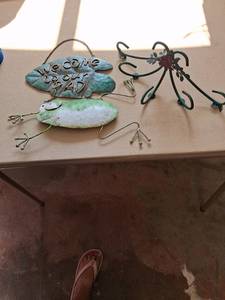 lot 7 image: 4-Piece Metal Decorative Wall Art Hanging Set Welcome to Our Pad