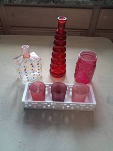 lot 20 image: Red Glass Decorative Lot 8 Piece Set Bottles Glasses Tray