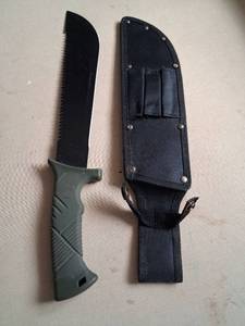 lot 65 image: Ozark Trail Fixed Blade Knife with Sheath