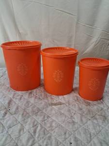 lot 80 image: Tupperware Harvest Orange Canister Set 3-Piece